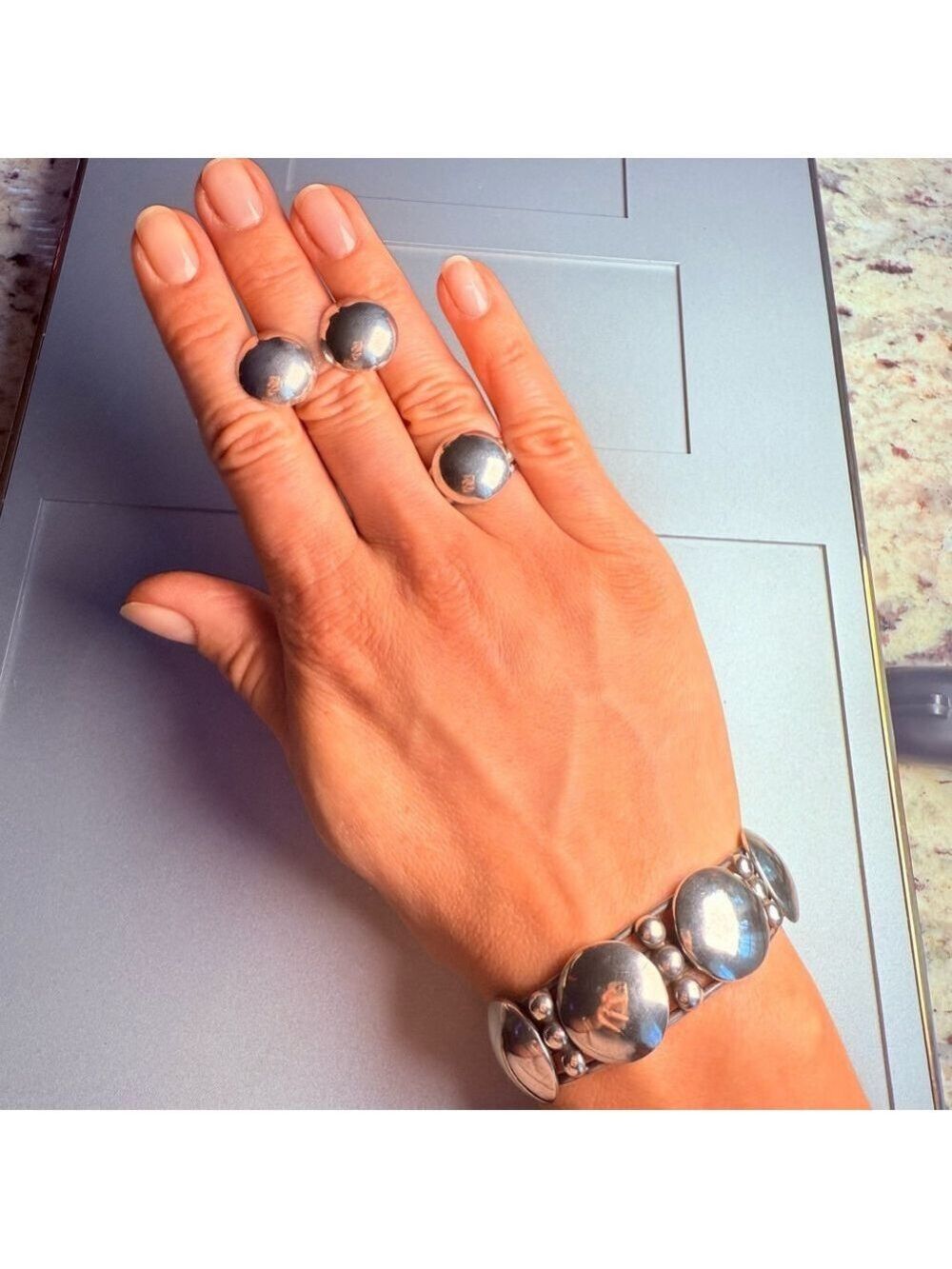 Navajo Modernist Gilbert Gomez Sterling Silver Bracelet, Ring, Earrings Set VTG - Picture 2 of 13